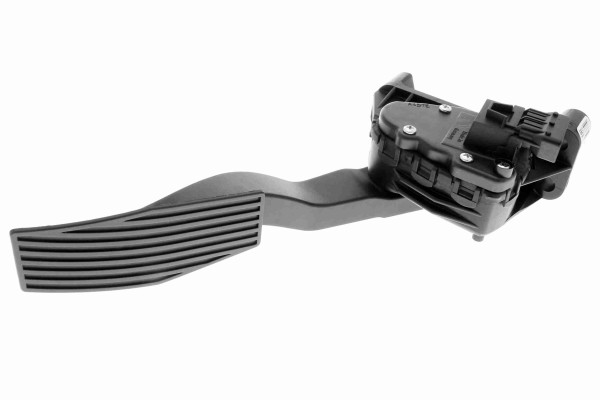 V40-82-0002